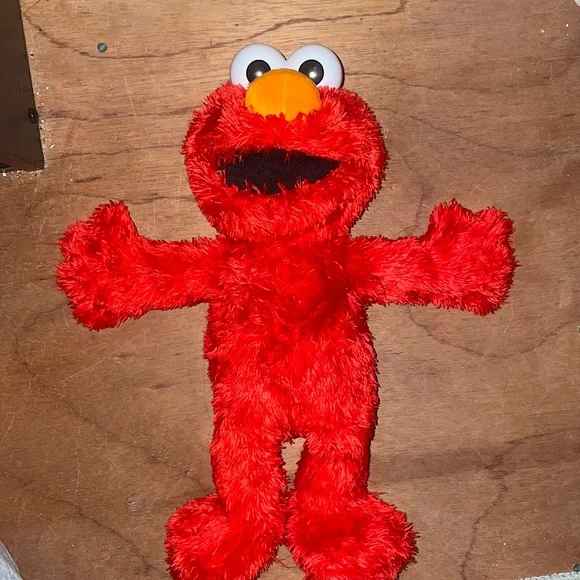 Hasbro Toys Tickle Me Elmo Toy Euc Sesame Street Talks Laughs